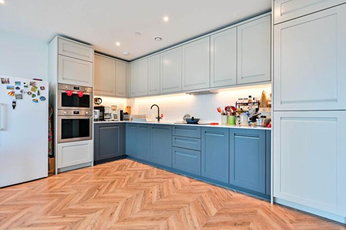 2 Bedroom Flat For Sale In The Royal Exchange, Kingston, Kingston Upon Thames, KT1