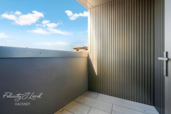 2 Bedroom Apartment To Rent In Trego Road, London, E9