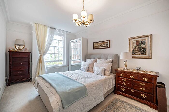 2 Bedroom Flat For Sale In `Rodney Court, Little Venice, London, W9
