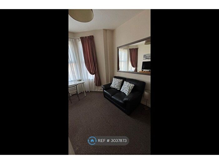 1 Bedroom Flat To Rent In Upper Newtownards Road, Belfast, BT4