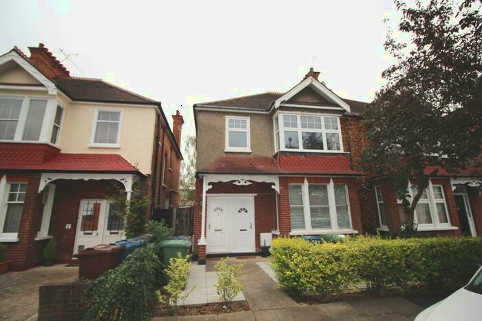 2 Bedroom Flat To Rent In Radnor Avenue, Harrow, HA1
