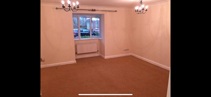 2 Bedroom Flat To Rent In Chaucer Way, Wimbledon, London, SW19