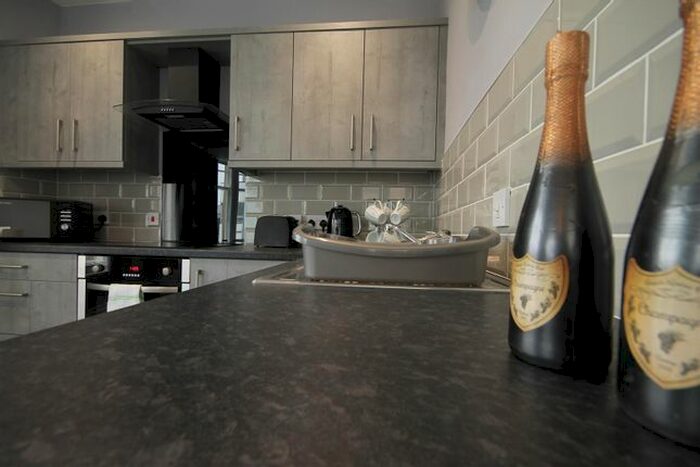3 Bedroom Flat To Rent In Gallowgate Apartments, City Centre, NE1