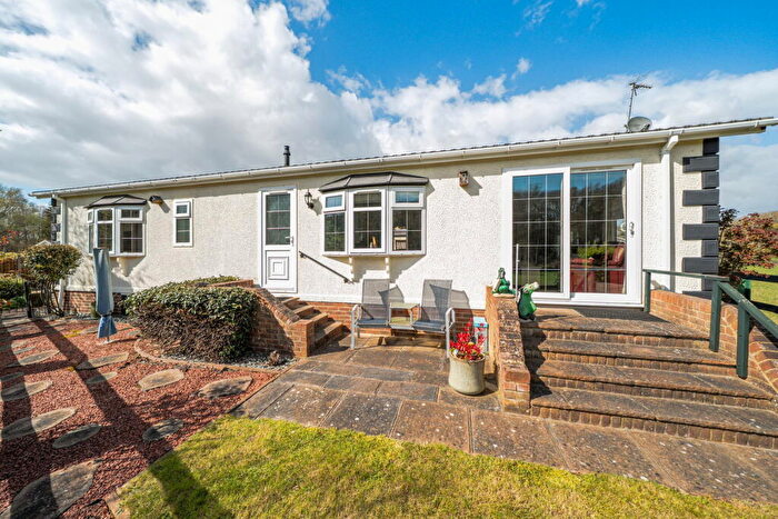 2 Bedroom Park Home For Sale In The Birches, Pine View Park, Maulden, Bedfordshire, MK45