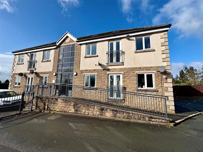 2 Bedroom Duplex For Sale In Whitehall Road East, Birkenshaw, Bradford, BD11