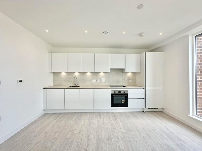 2 Bedroom Flat To Rent In Caturra Court, Cranton Avenue, Hayes, UB3