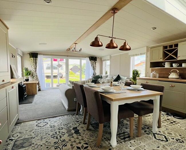 2 Bedroom Mobile/park Home For Sale In School Road, Coldingham, Eyemouth, TD14