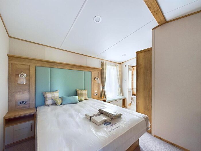2 Bedroom Chalet For Sale In Woodthorpe Leisure Park, Woodthorpe, Alford, LN13