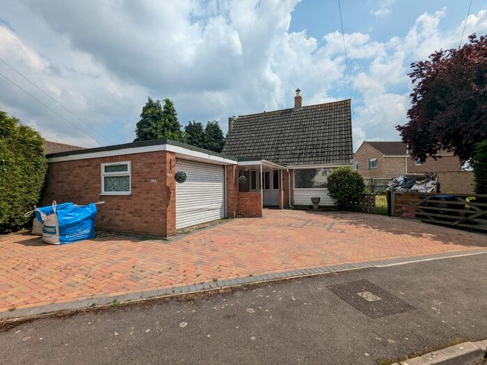 3 Bedroom Property To Rent In Thames Crescent, Melksham, SN12