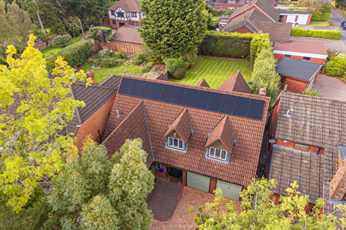 4 Bedroom Detached House For Sale In Dickens Heath Road, Shirley, Solihull, B90