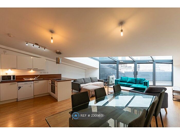 3 Bedroom Flat To Rent In Mann Island, Liverpool, L3