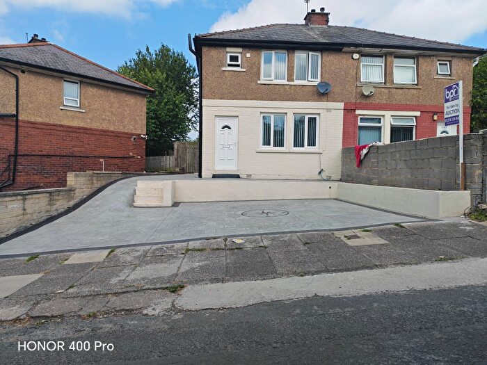 3 Bedroom Semi-Detached House For Sale In Walker Drive, Bradford, BD8
