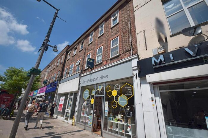 2 Bedroom Flat To Rent In Heath Road, Twickenham, TW1