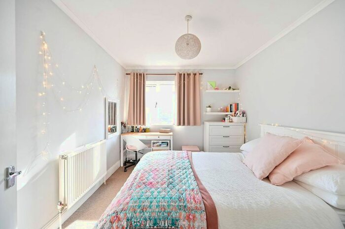 1 Bedroom Flat To Rent In Coombe Road, Kingston, Kingston Upon Thames, KT2