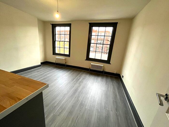 1 Bedroom Flat To Rent In Mount Terrace, London, E1
