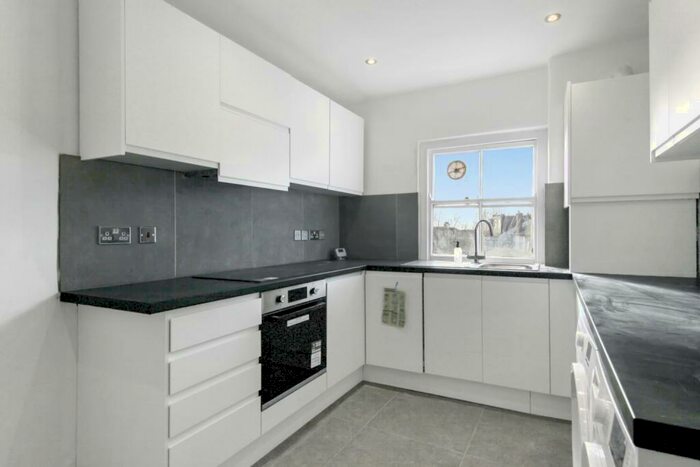 2 Bedroom Flat To Rent In Temple Fortune Mansions, NW11