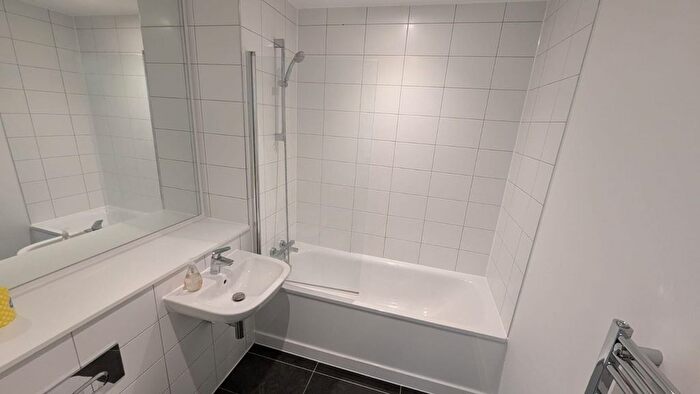 1 Bedroom Flat To Rent In Wharf End, Trafford Park, Manchester, M17