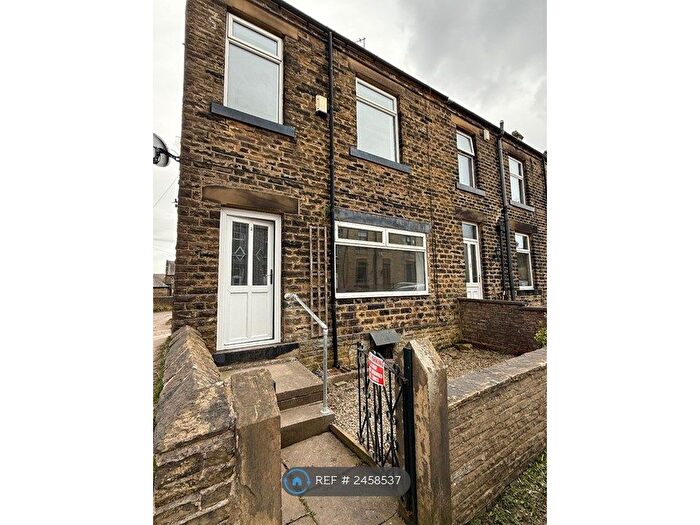 3 Bedroom End Of Terrace House To Rent In Wroe Terrace, Wyke, Bradford, BD12