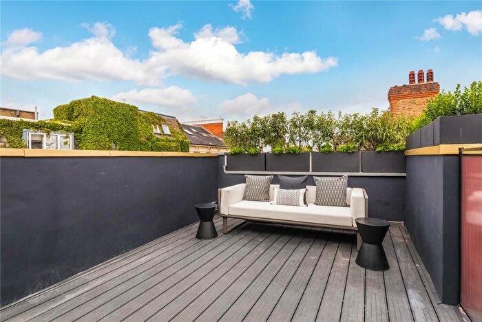 2 Bedroom Apartment To Rent In Gilston Road, London, SW10