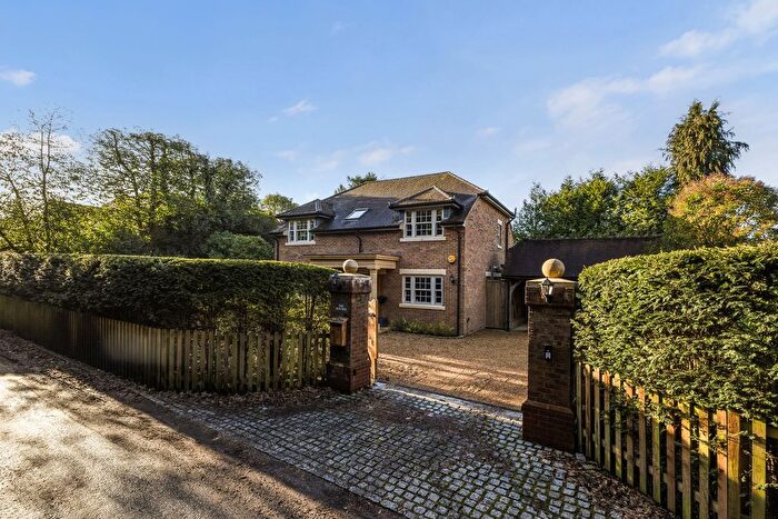 4 Bedroom Detached House For Sale In Woolmer Lane, Bramshott, GU30