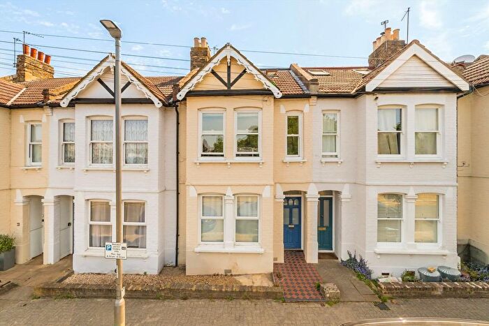3 Bedroom Flat For Sale In Skelgill Road, Putney, SW15