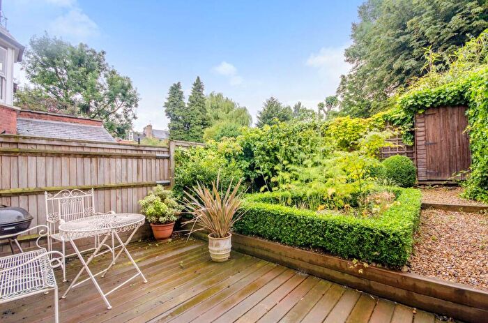 1 Bedroom Flat To Rent In Church Crescent, Muswell Hill, London, N10