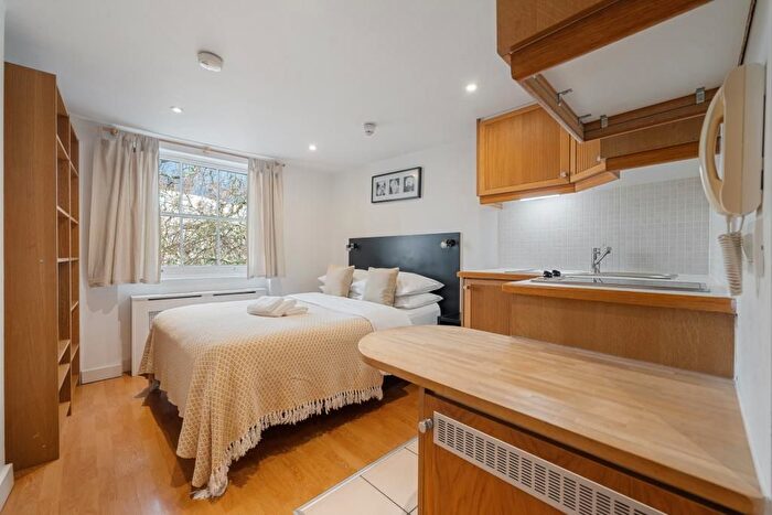 Studio To Rent In Cartwright Gardens, Bloomsbury, London, WC1H