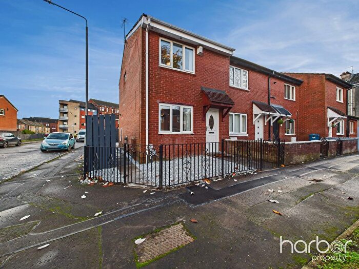 2 Bedroom End Terrace House For Sale In Edrom Court, Shettleston, Glasgow, City Of Glasgow, G32