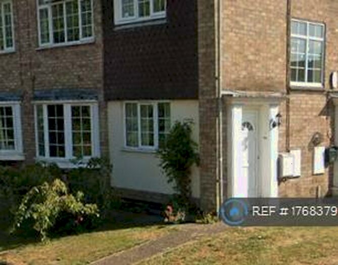 2 Bedroom Maisonette To Rent In Harlestone Road, Northampton, NN5