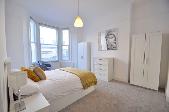 1 Bedroom Flat To Rent In Weltje Road, London, W6