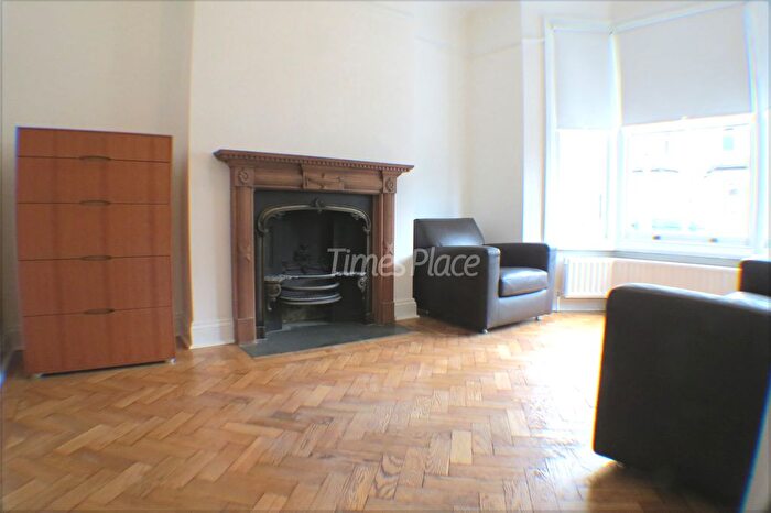 3 Bedroom Terraced House To Rent In Graveney Road, London, SW17