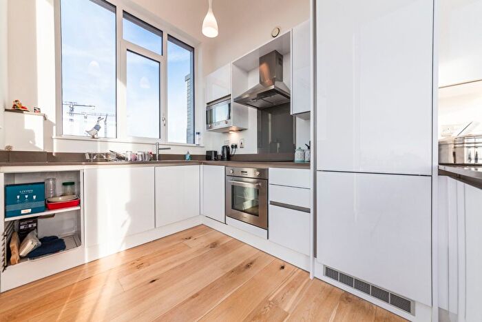 2 Bedroom Flat For Sale In Sovereign Tower, Emily Street, Canning Town, E16