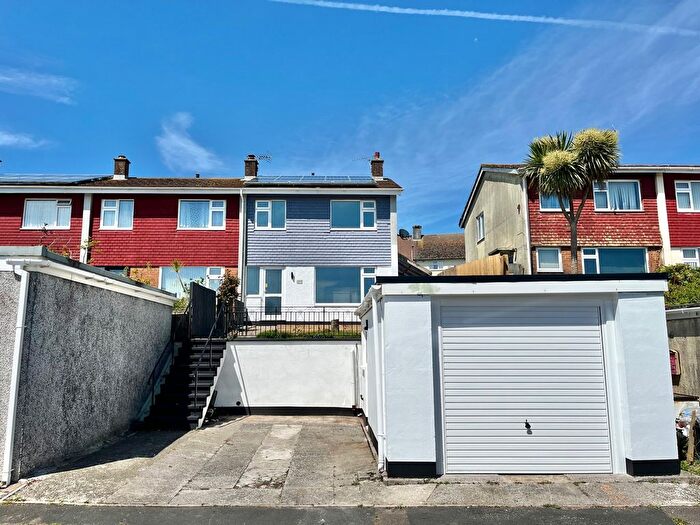 3 Bedroom End Of Terrace House For Sale In Castlemead Close, Saltash, PL12