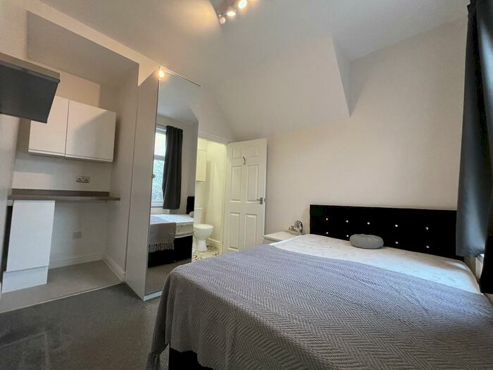 1 Bedroom Terraced House To Rent In Room, Exchange Street, DN1