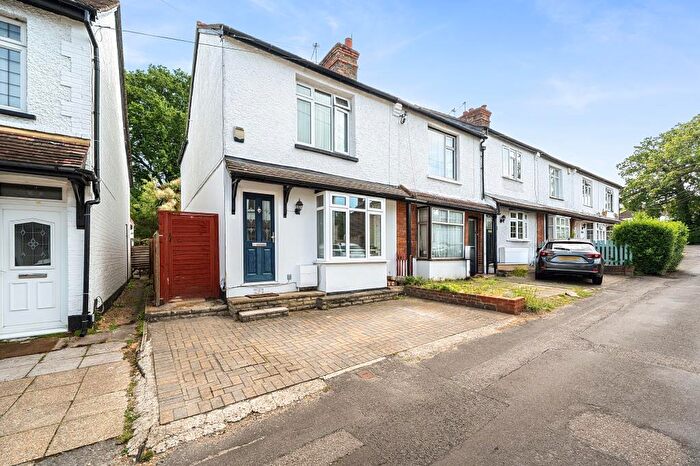 2 Bedroom End Of Terrace House For Sale In Woking, Surrey, GU22