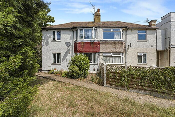 2 Bedroom Maisonette For Sale In Shirley Close, Dartford, DA1