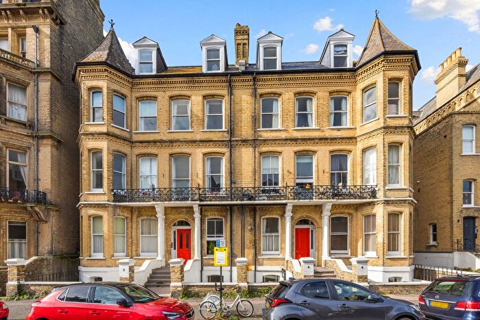 1 Bedroom Flat To Rent In Fourth Avenue, Hove, BN3