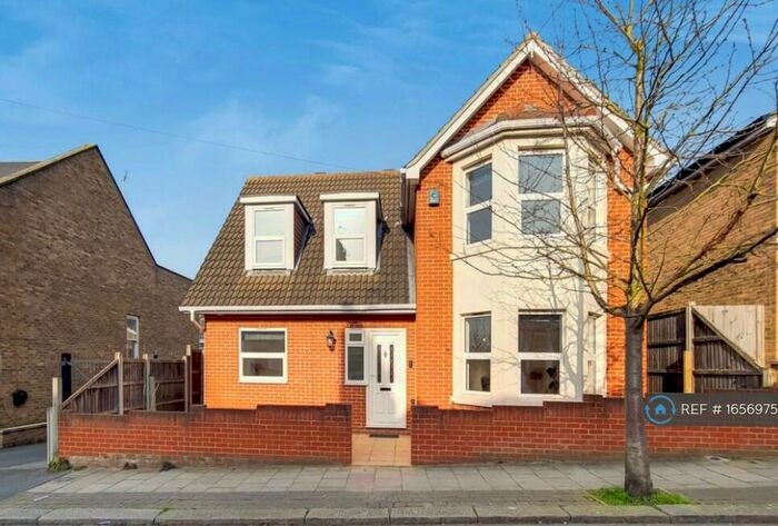 4 Bedroom Detached House To Rent In Rosenthorpe Road, London, SE15