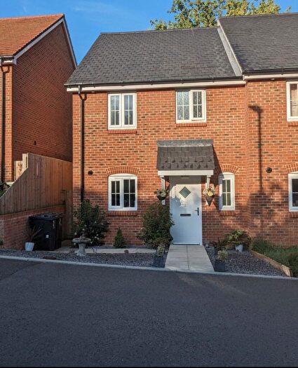 3 Bedroom Semi-Detached House For Sale In Battenberg Close, Romsey, Hampshire, SO51