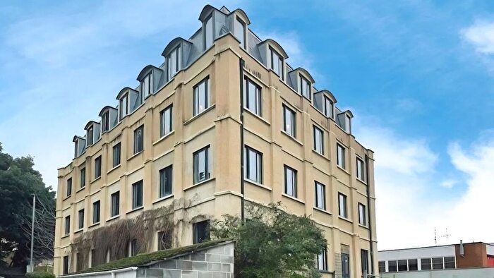 2 Bedroom Flat For Sale In Kingsteignton Road, Newton Abbot, Devon., TQ12