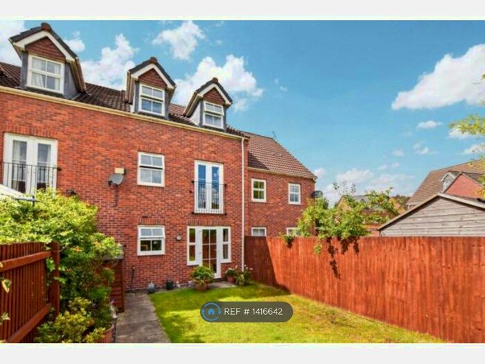 4 Bedroom Terraced House To Rent In Maryport Drive, Timperley, Altrincham, WA15