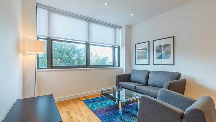 1 Bedroom Flat To Rent In Scimitar House, 23 Eastern Road, Romford, Essex RM1