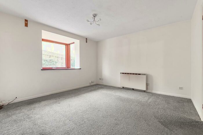 1 Bedroom Apartment To Rent In Tippett Rise, Reading, RG2