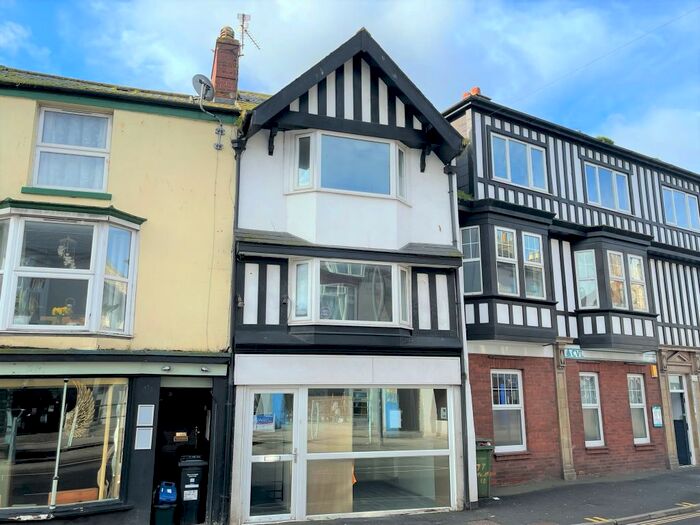2 Bedroom Flat To Rent In Parade, Exmouth, EX8