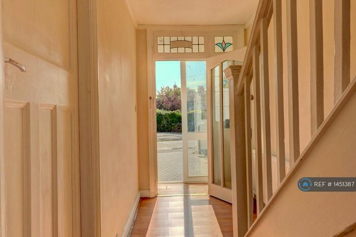 4 Bedroom Semi-Detached House To Rent In Cecil Avenue, Barking, IG11