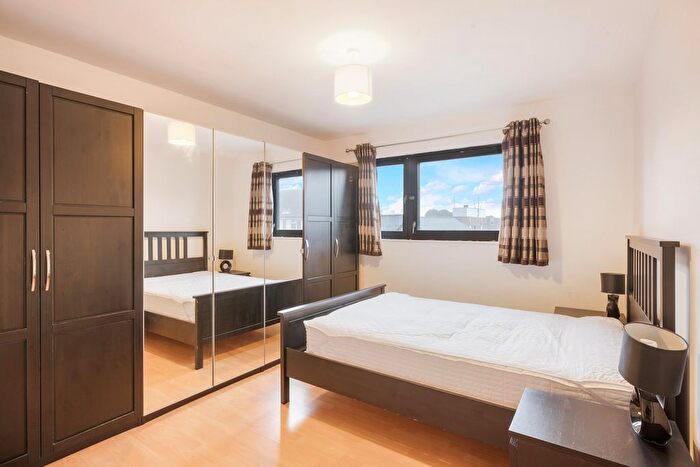 2 Bedroom Flat To Rent In Beauclerk Close, Feltham, TW13