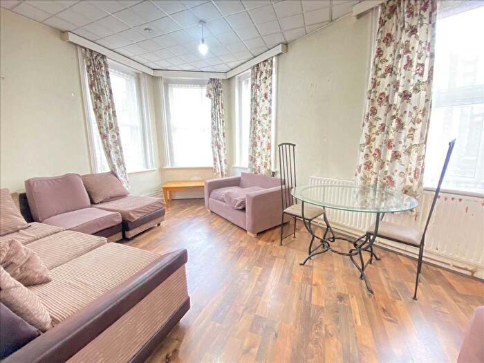 1 Bedroom Flat To Rent In Manor Road, West Ealing, W13