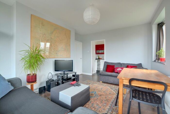 2 Bedroom Apartment To Rent In Casterbridge Road, Blackheath, London, SE3