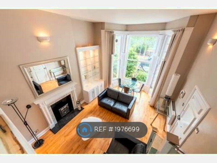 Studio To Rent In Earls Court, London, SW5