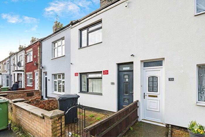 3 Bedroom Terraced House For Sale In Thistlemoor Road, Peterborough, PE1